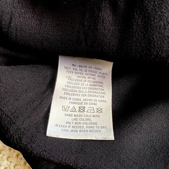 Meadow Rue Black Relaxed Ruffled Blouse - Picture 10 of 10